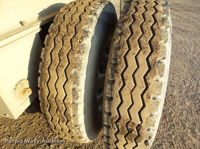 image for item EM9020 2008 East end dump trailer