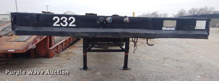 image for item ER9250 1977 Fruehauf flatbed trailer