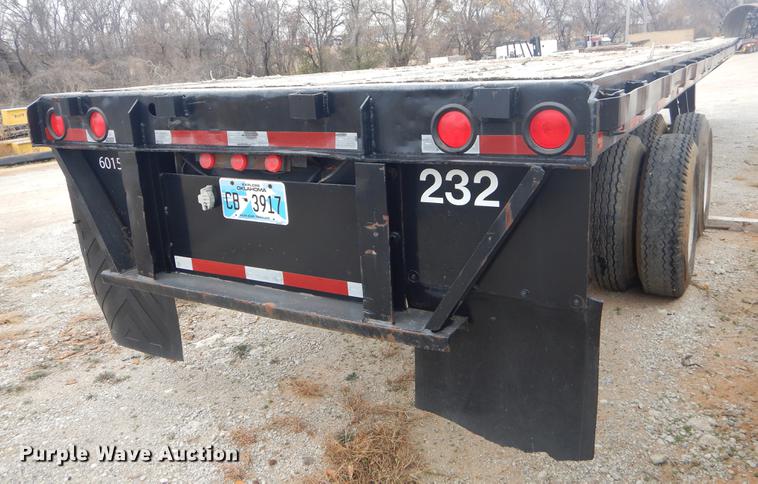 image for item ER9250 1977 Fruehauf flatbed trailer