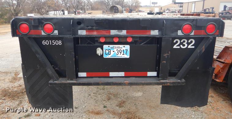 image for item ER9250 1977 Fruehauf flatbed trailer