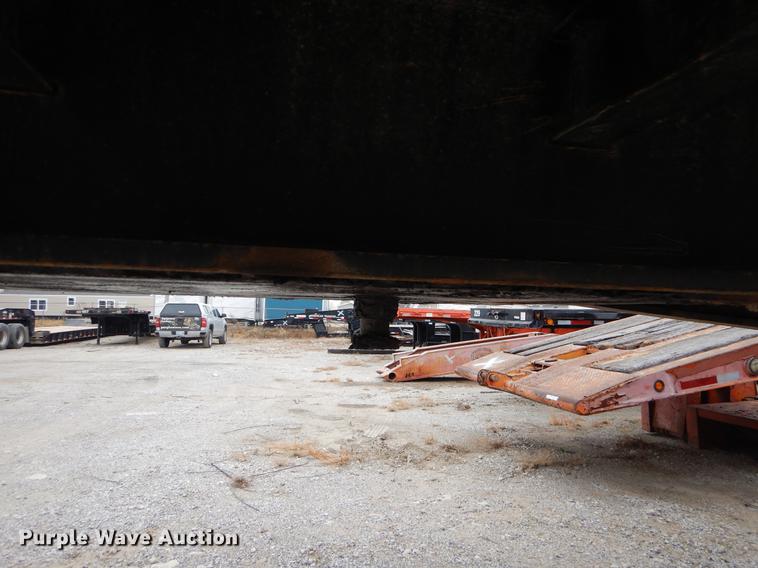 image for item ER9250 1977 Fruehauf flatbed trailer