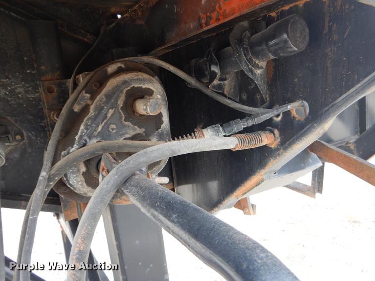 image for item ER9250 1977 Fruehauf flatbed trailer