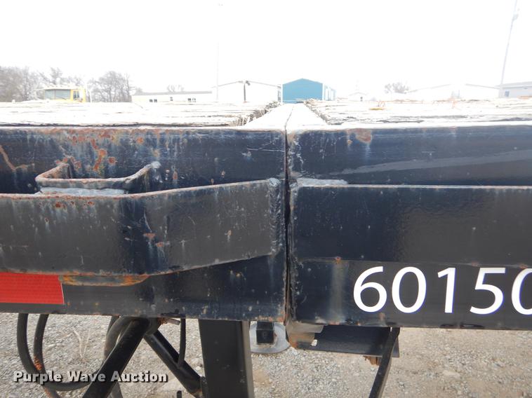 image for item ER9250 1977 Fruehauf flatbed trailer
