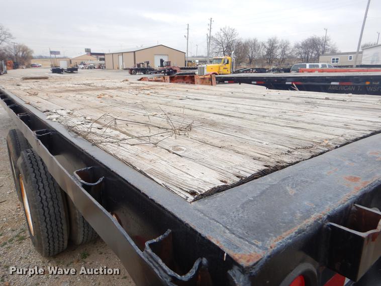 image for item ER9250 1977 Fruehauf flatbed trailer