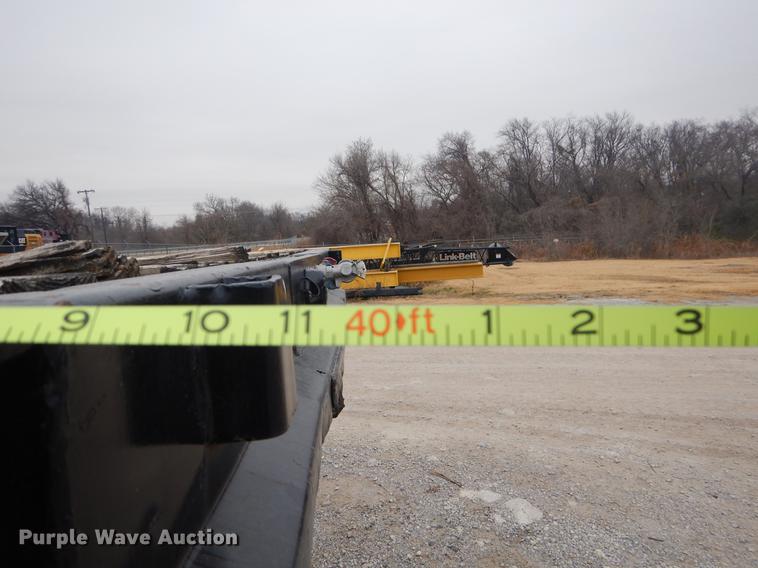 image for item ER9250 1977 Fruehauf flatbed trailer