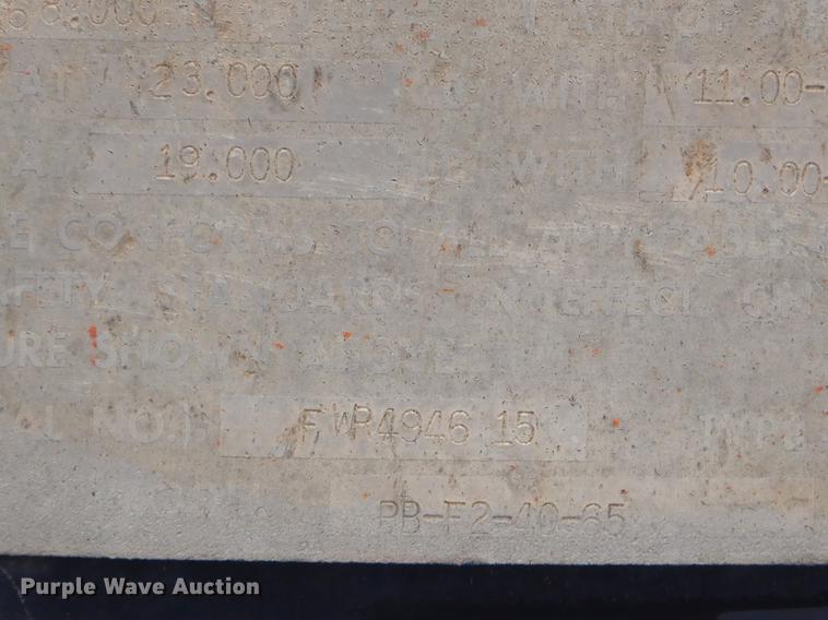 image for item ER9250 1977 Fruehauf flatbed trailer