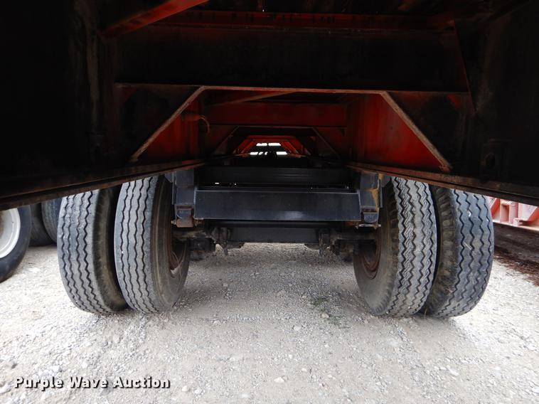 image for item ER9252 1975 Fruehauf flatbed trailer