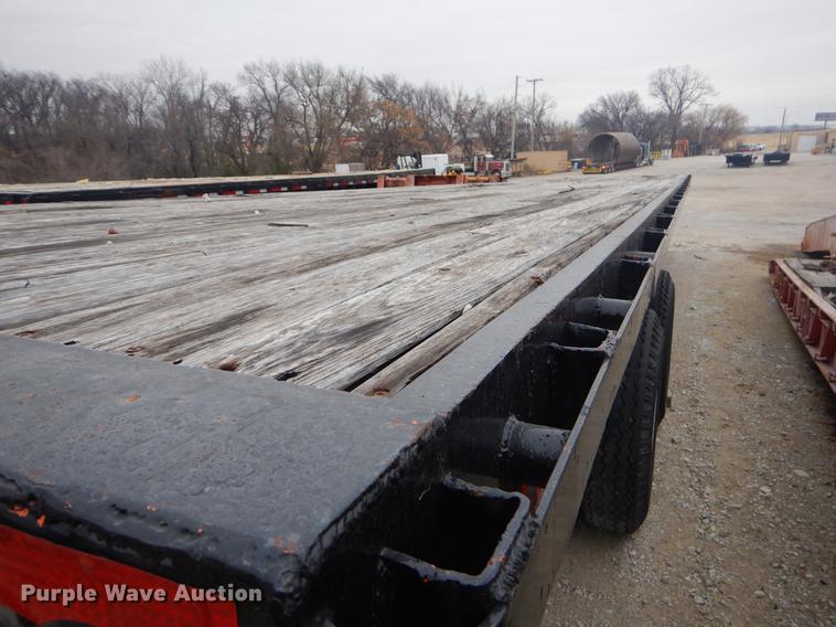 image for item ER9252 1975 Fruehauf flatbed trailer