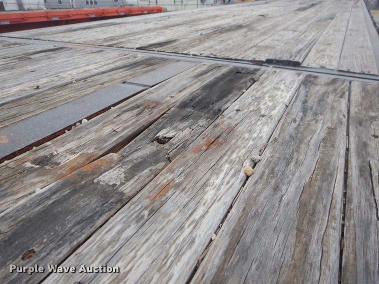 image for item ER9252 1975 Fruehauf flatbed trailer