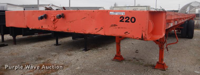 image for item ER9254 1971 Fruehauf flatbed trailer