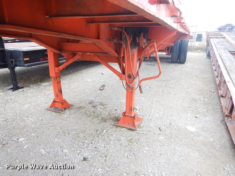 image for item ER9254 1971 Fruehauf flatbed trailer