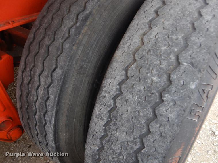 image for item ER9254 1971 Fruehauf flatbed trailer