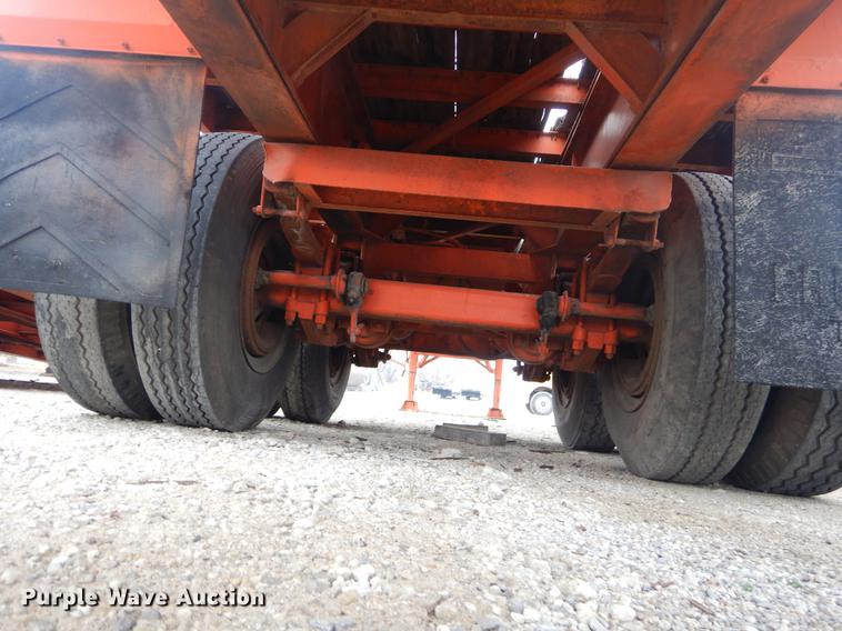 image for item ER9254 1971 Fruehauf flatbed trailer