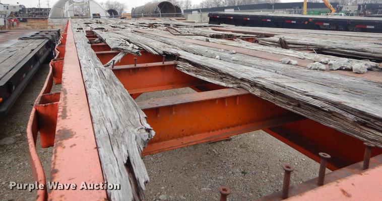 image for item ER9254 1971 Fruehauf flatbed trailer