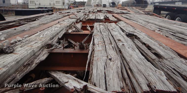 image for item ER9254 1971 Fruehauf flatbed trailer