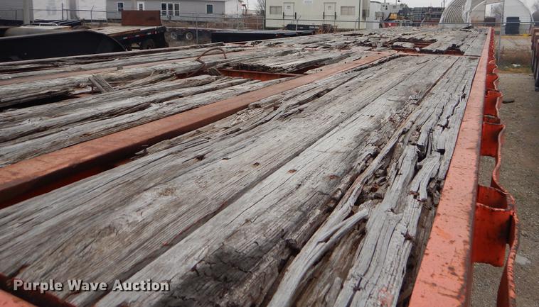 image for item ER9254 1971 Fruehauf flatbed trailer