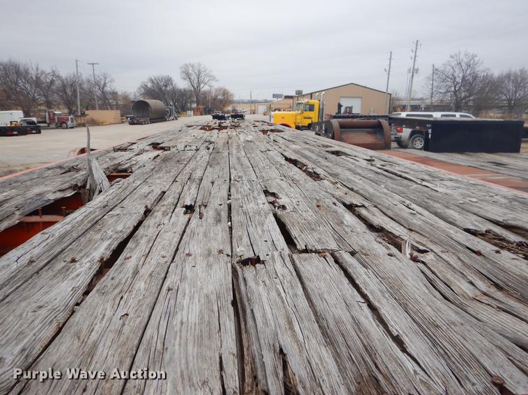 image for item ER9254 1971 Fruehauf flatbed trailer
