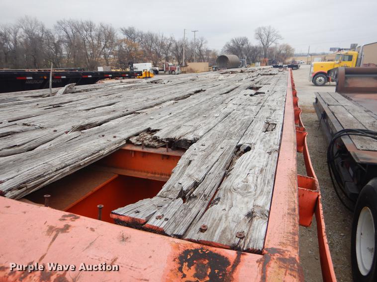 image for item ER9254 1971 Fruehauf flatbed trailer