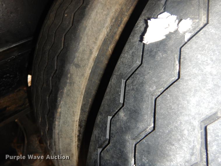 image for item ER9256 1980 Hercules drop deck trailer