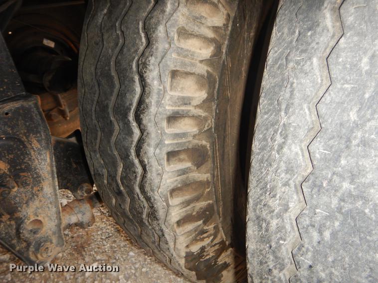 image for item ER9256 1980 Hercules drop deck trailer