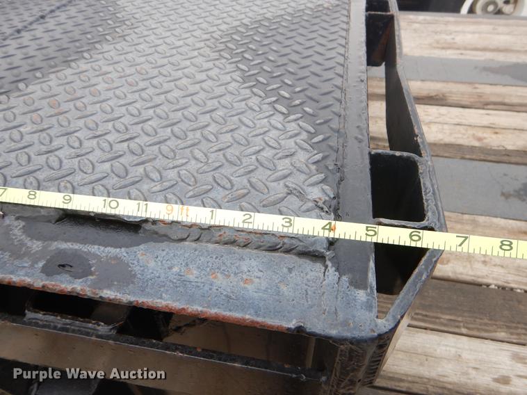 image for item ER9256 1980 Hercules drop deck trailer