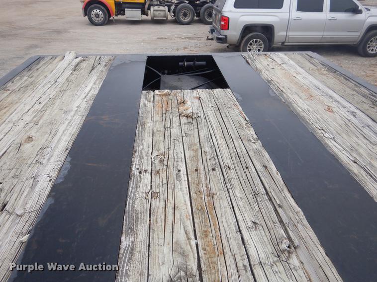 image for item ER9256 1980 Hercules drop deck trailer