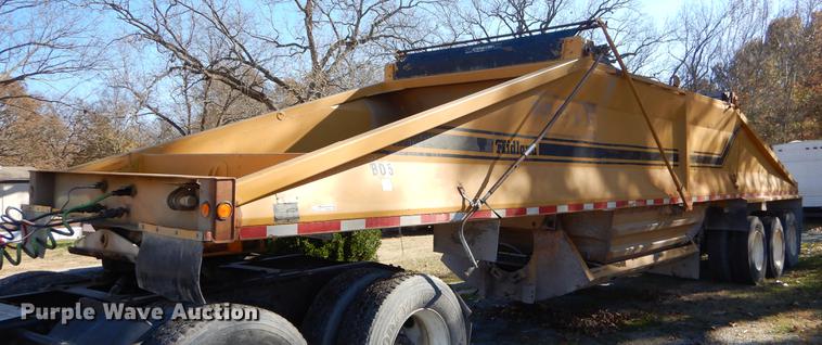 image for item EW9669 1993 Midland bottom dump trailer