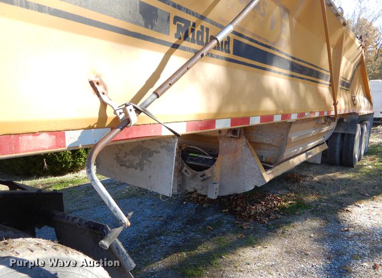 image for item EW9669 1993 Midland bottom dump trailer