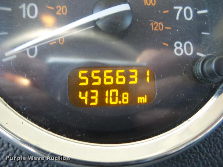 image for item L5726 2014 Peterbilt 386 semi truck