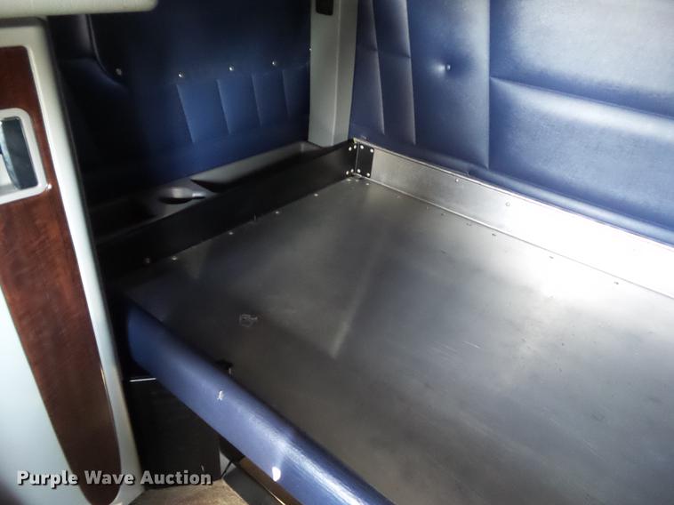 image for item L5726 2014 Peterbilt 386 semi truck