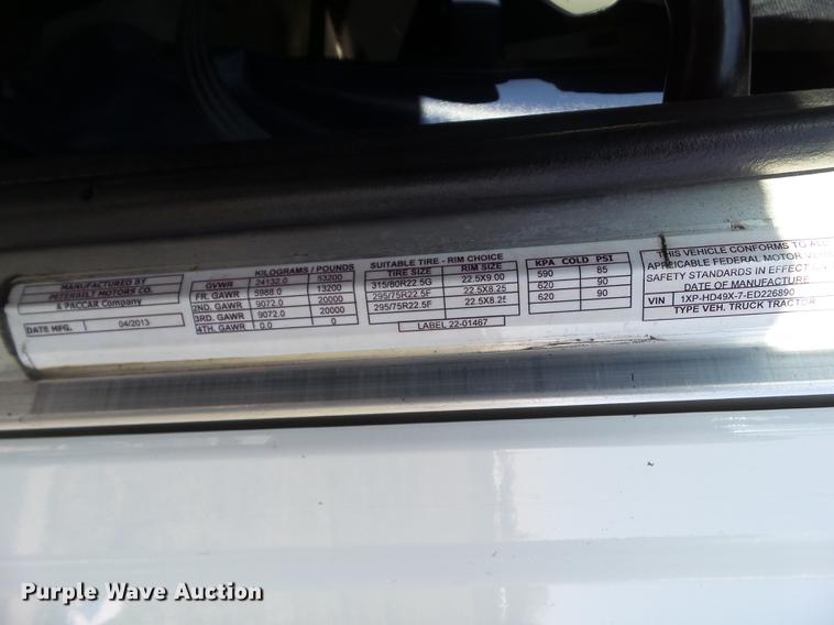 image for item L5726 2014 Peterbilt 386 semi truck