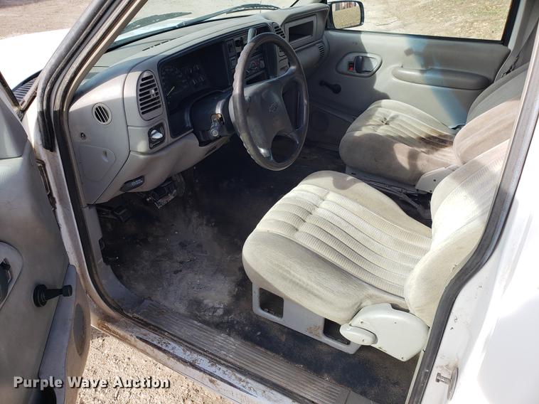 image for item AV9400 1997 Chevrolet 2500 Ext. Cab utility bed pickup truck