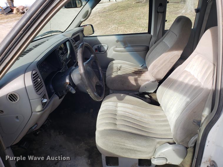 image for item AV9400 1997 Chevrolet 2500 Ext. Cab utility bed pickup truck