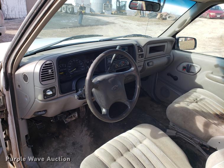 image for item AV9400 1997 Chevrolet 2500 Ext. Cab utility bed pickup truck