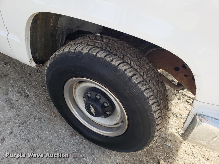 image for item AV9400 1997 Chevrolet 2500 Ext. Cab utility bed pickup truck