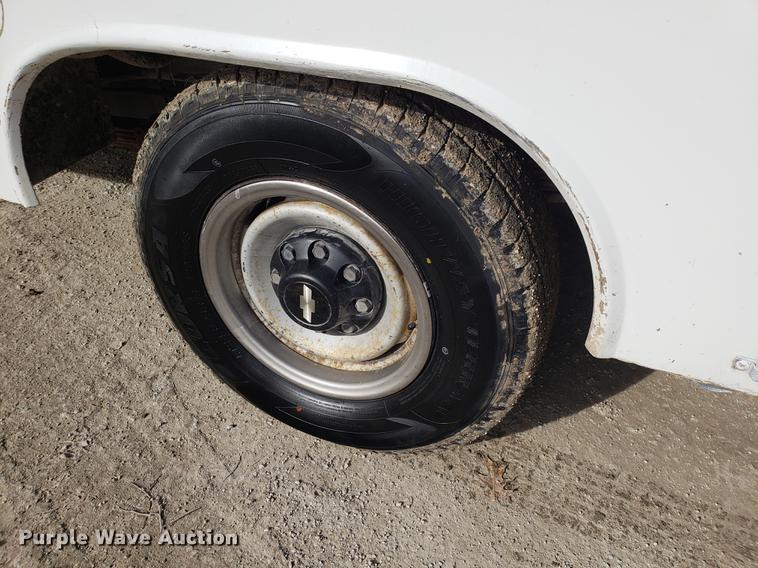 image for item AV9400 1997 Chevrolet 2500 Ext. Cab utility bed pickup truck