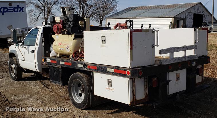 image for item AV9428 1997 Chevrolet 3500 flatbed pickup truck with crane