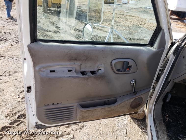 image for item AV9428 1997 Chevrolet 3500 flatbed pickup truck with crane