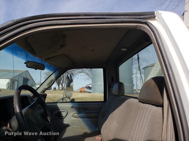 image for item AV9428 1997 Chevrolet 3500 flatbed pickup truck with crane