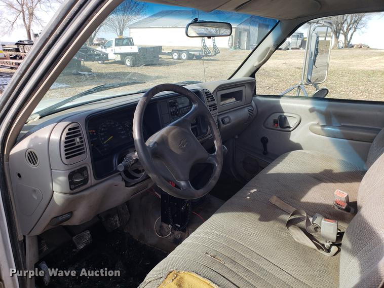 image for item AV9428 1997 Chevrolet 3500 flatbed pickup truck with crane