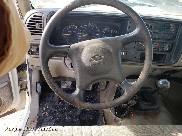 image for item AV9428 1997 Chevrolet 3500 flatbed pickup truck with crane