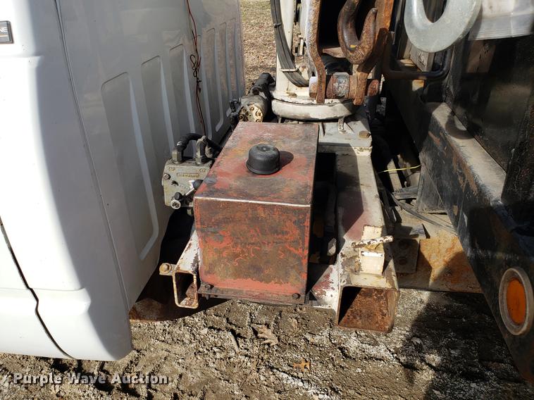 image for item AV9428 1997 Chevrolet 3500 flatbed pickup truck with crane