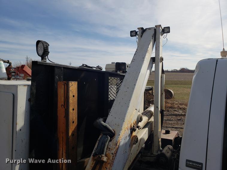image for item AV9428 1997 Chevrolet 3500 flatbed pickup truck with crane
