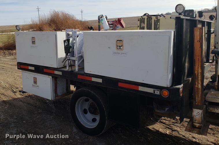 image for item AV9428 1997 Chevrolet 3500 flatbed pickup truck with crane