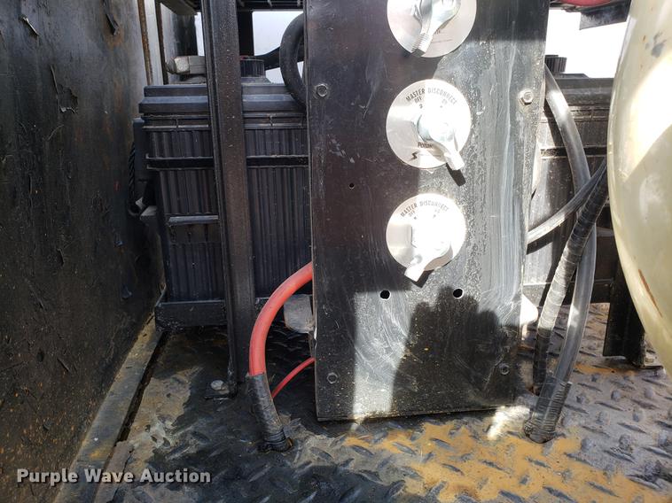 image for item AV9428 1997 Chevrolet 3500 flatbed pickup truck with crane