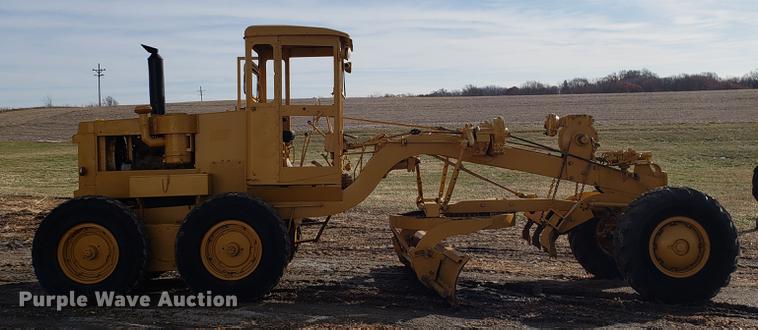 image for item AV9431 Adams 550 rigid frame motor grader