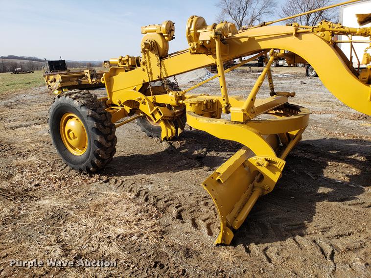 image for item AV9431 Adams 550 rigid frame motor grader