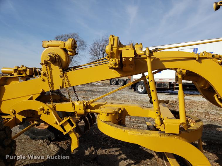 image for item AV9431 Adams 550 rigid frame motor grader