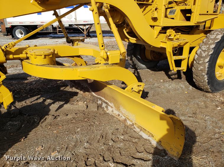 image for item AV9431 Adams 550 rigid frame motor grader