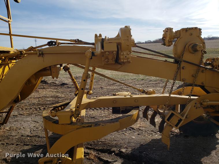 image for item AV9431 Adams 550 rigid frame motor grader